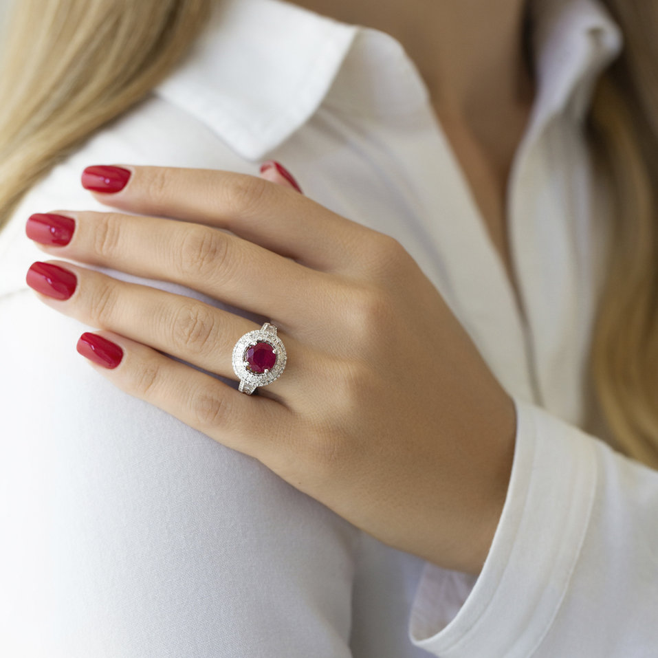 Diamond ring with Ruby Magesty Miracle