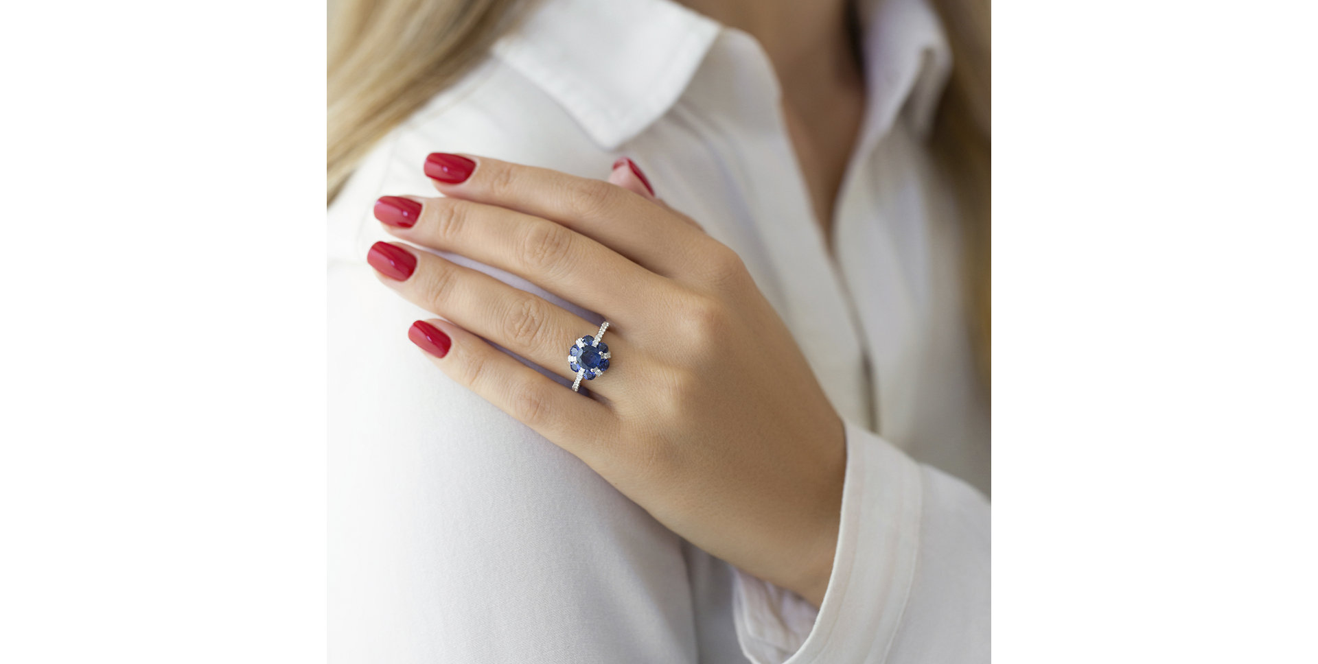 Diamond ring with Sapphire Cleopatra Passion