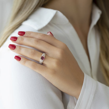 Diamond ring with Tourmalíne Red Mosaic