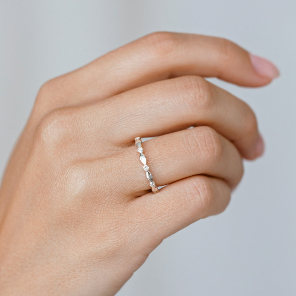 Diamond ring Simplicity