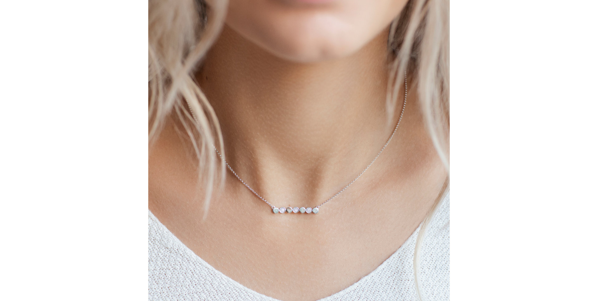 Diamond necklace Long Glossy Dots