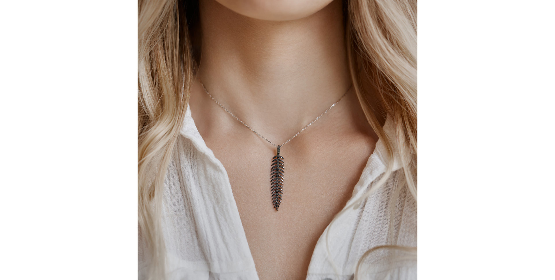 Pendant with brown diamonds Amazing Feather