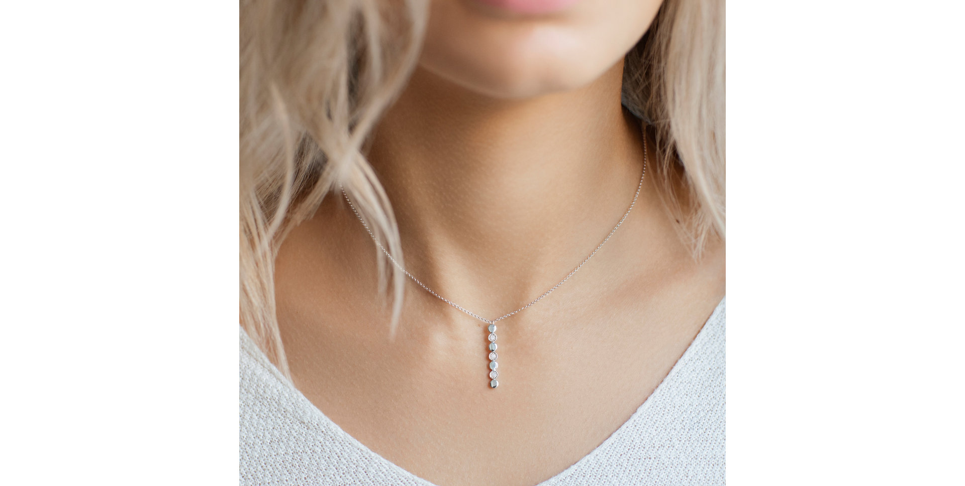 Diamond necklace Long Shiny Dots