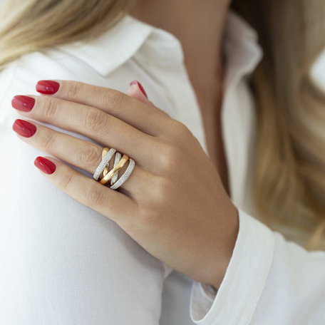 Diamond ring Yves