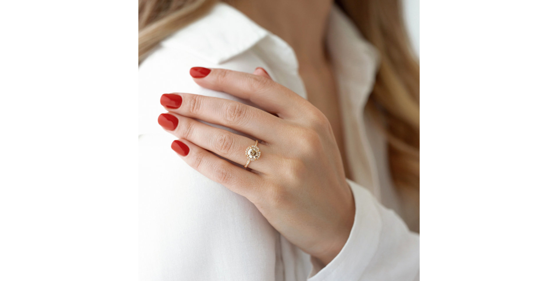 Ring with brown and white diamonds Sin Signature