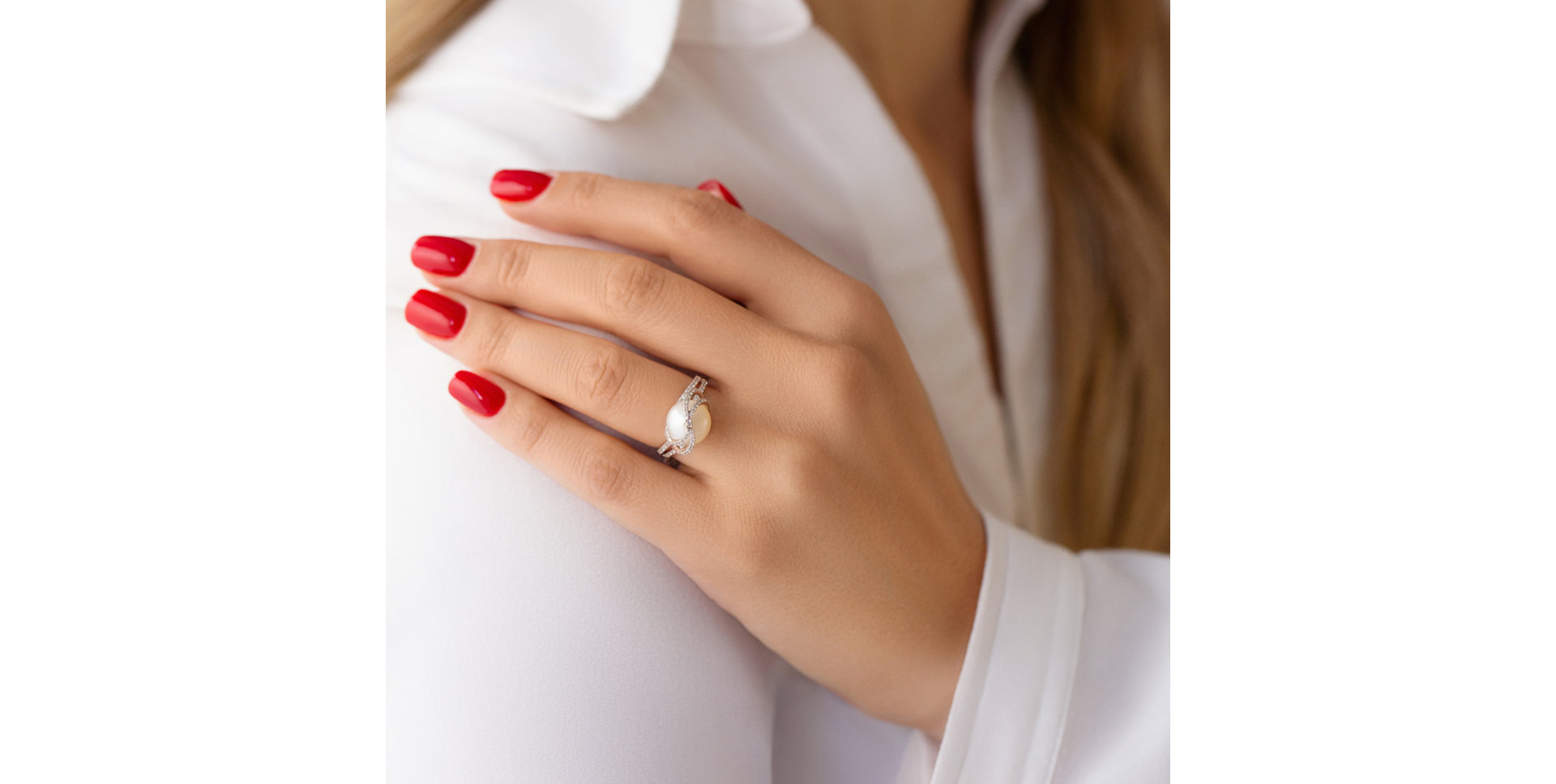 Diamond ring with Pearl Cry me a river