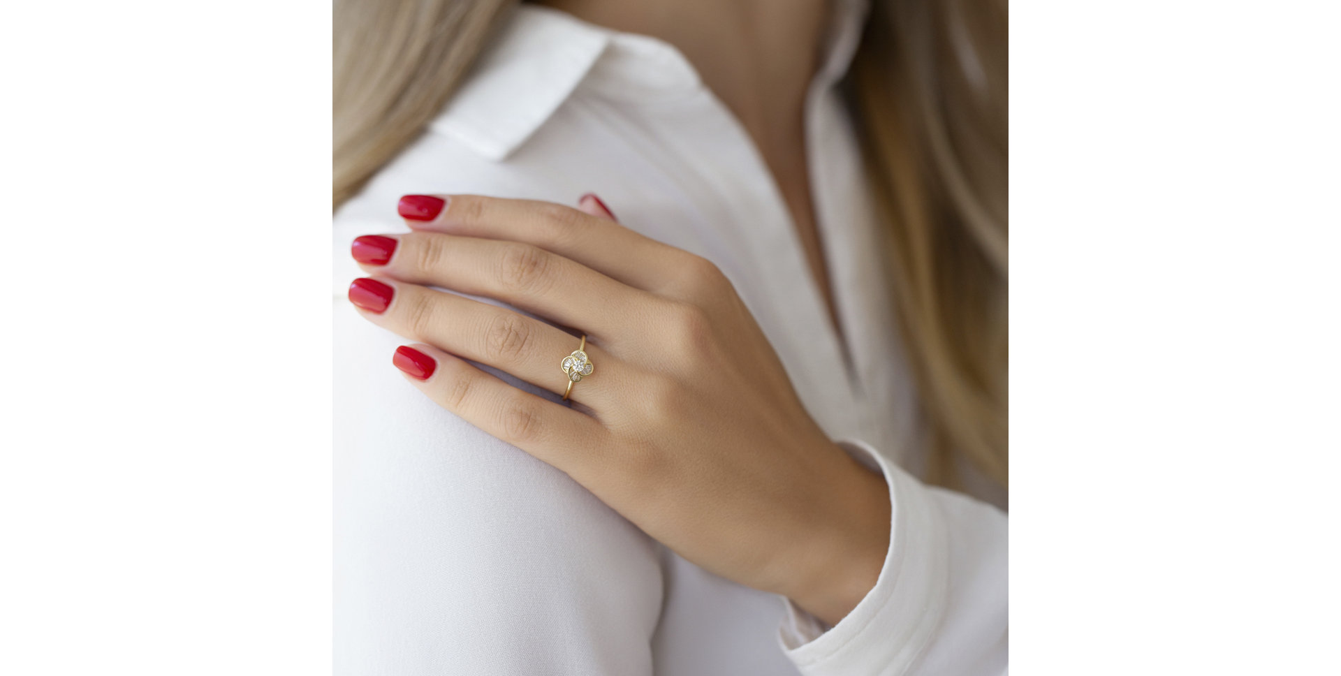 Diamond ring Sparkling Blossom