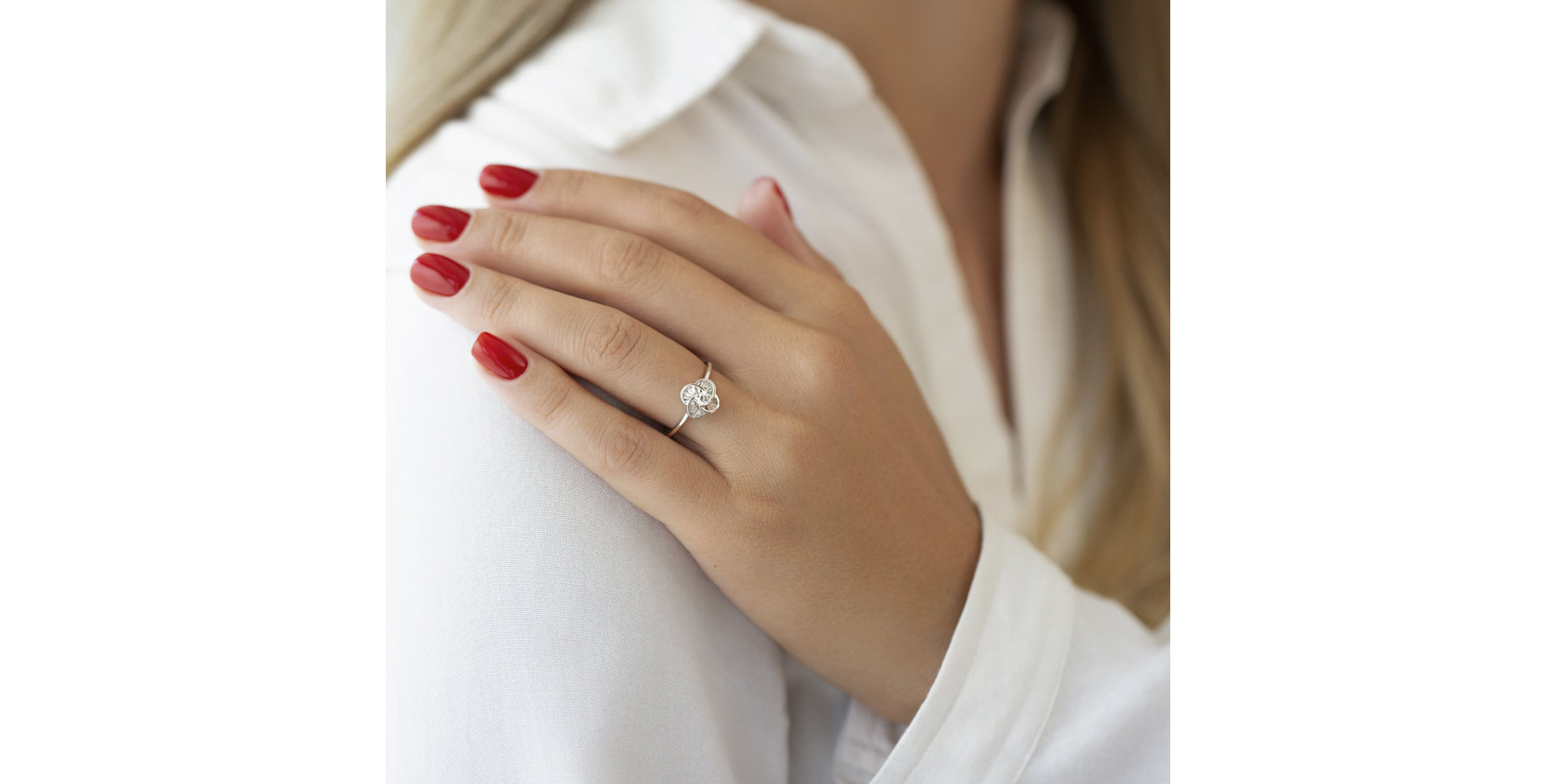 Diamond ring Sparkling Blossom