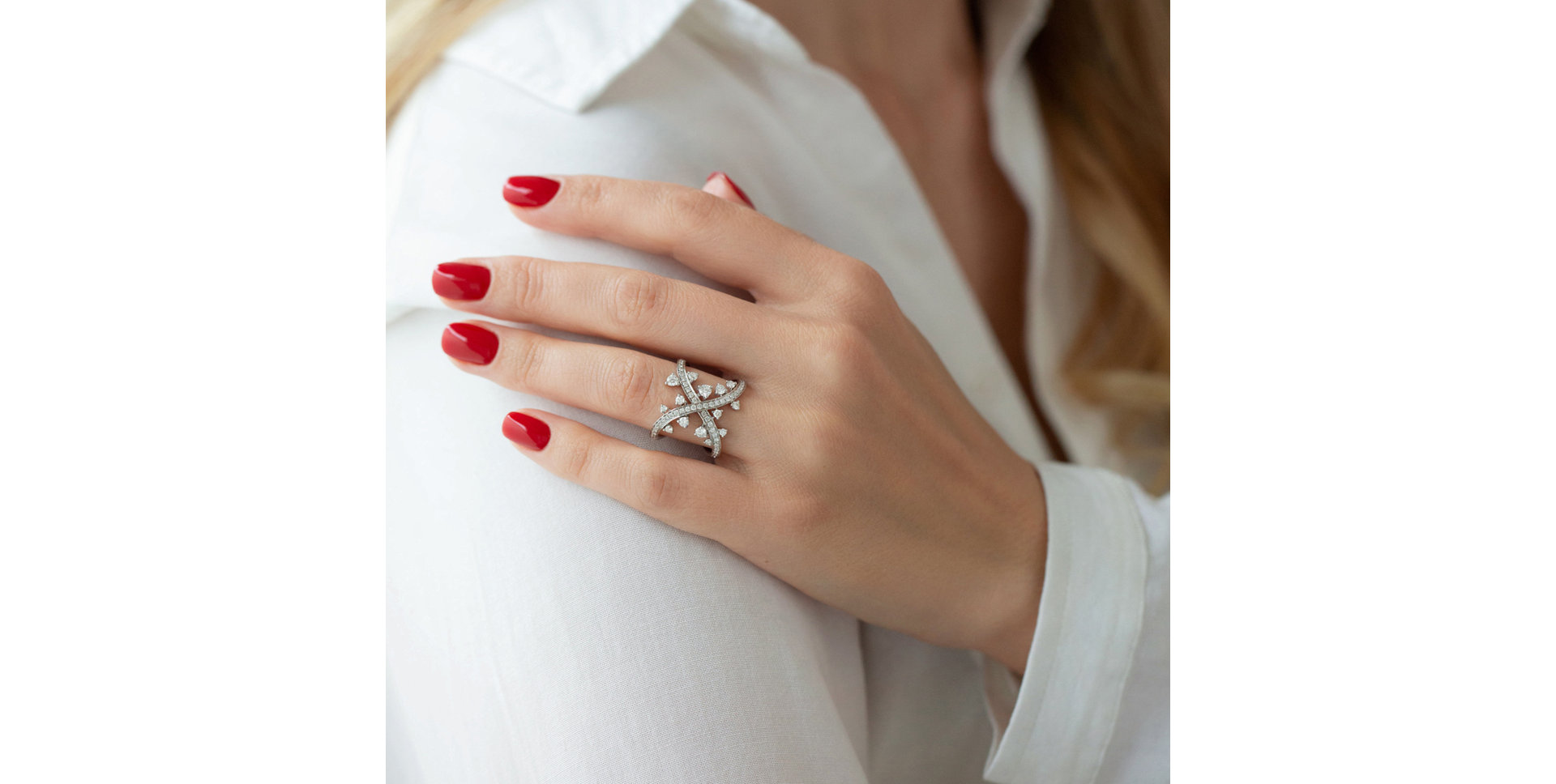 Diamond ring Goddess Romance