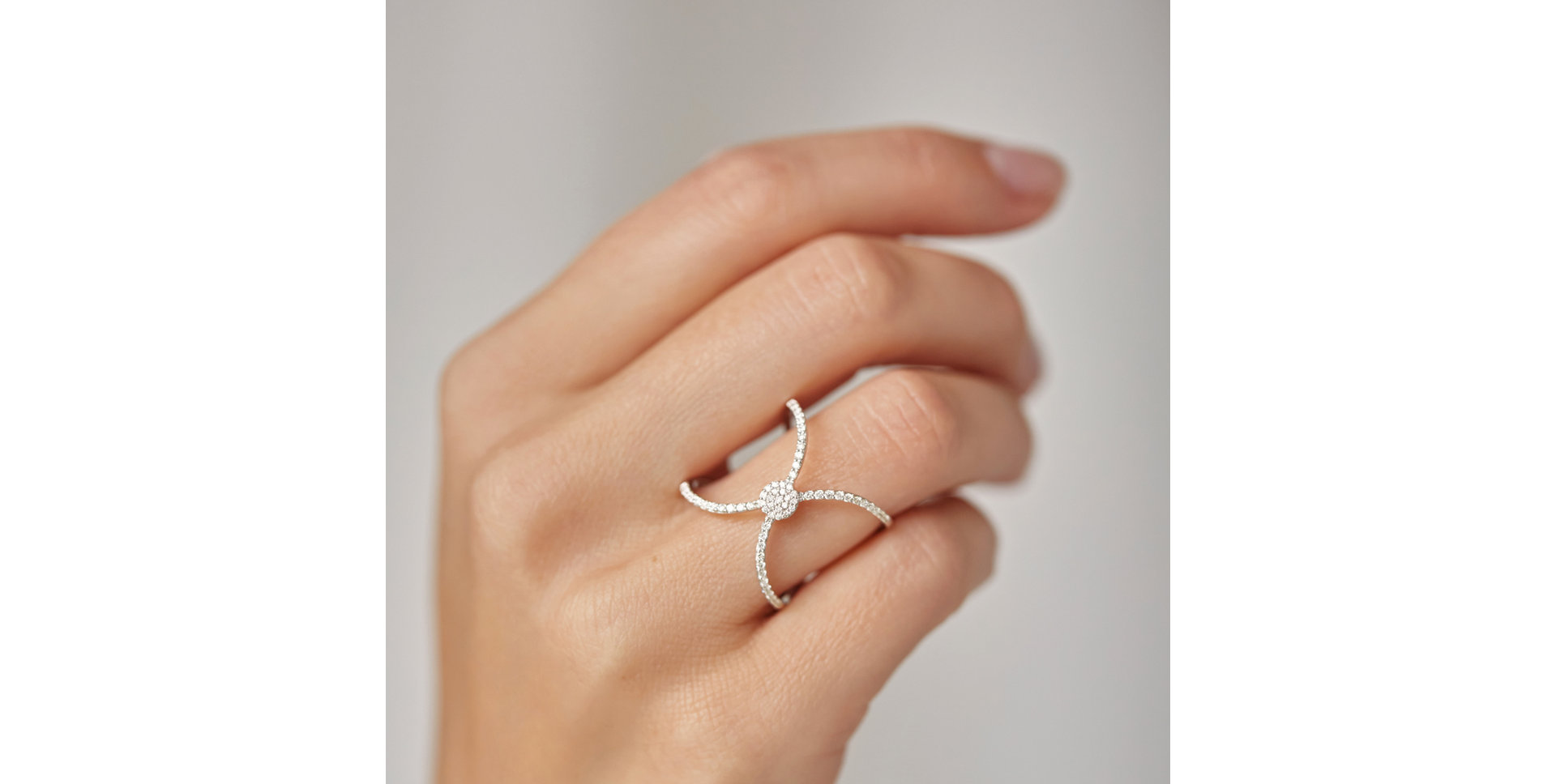 Diamond ring Lustrous Charm