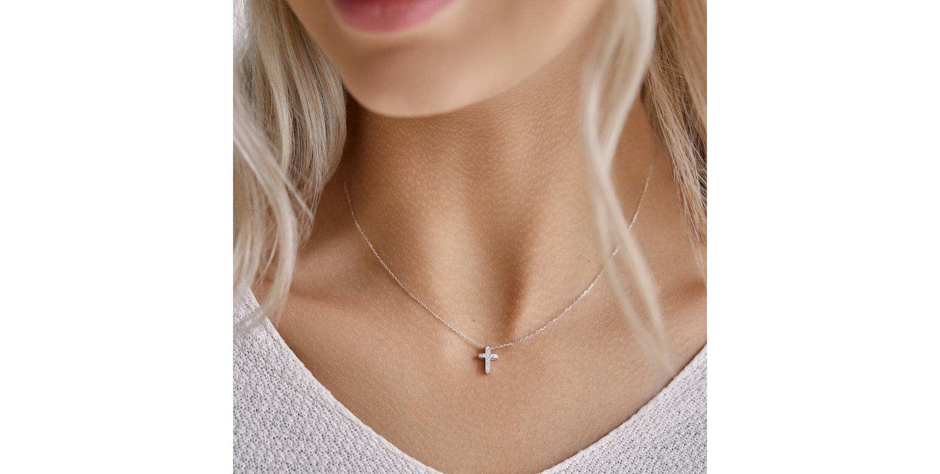 Diamond pendant Luxury Cross