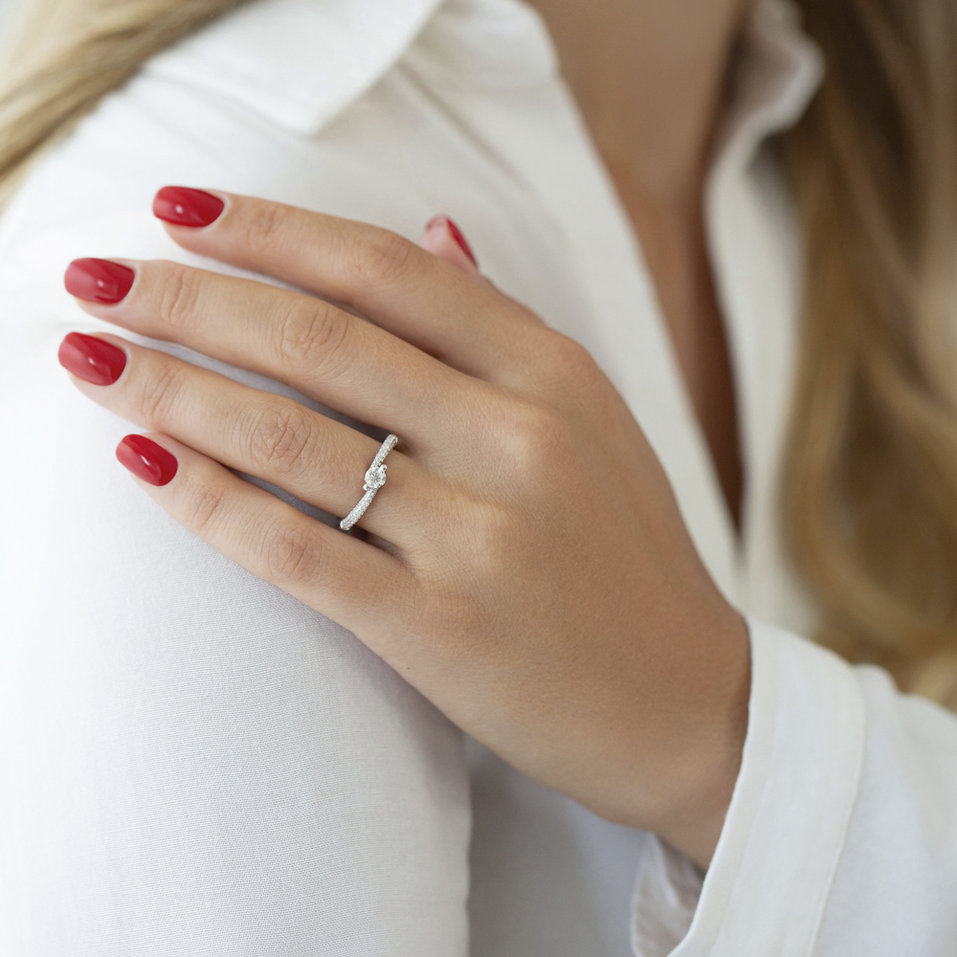 Diamond ring Artistic