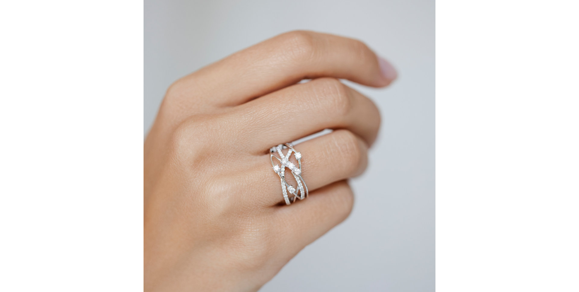 Diamond ring Dazzling Elegance