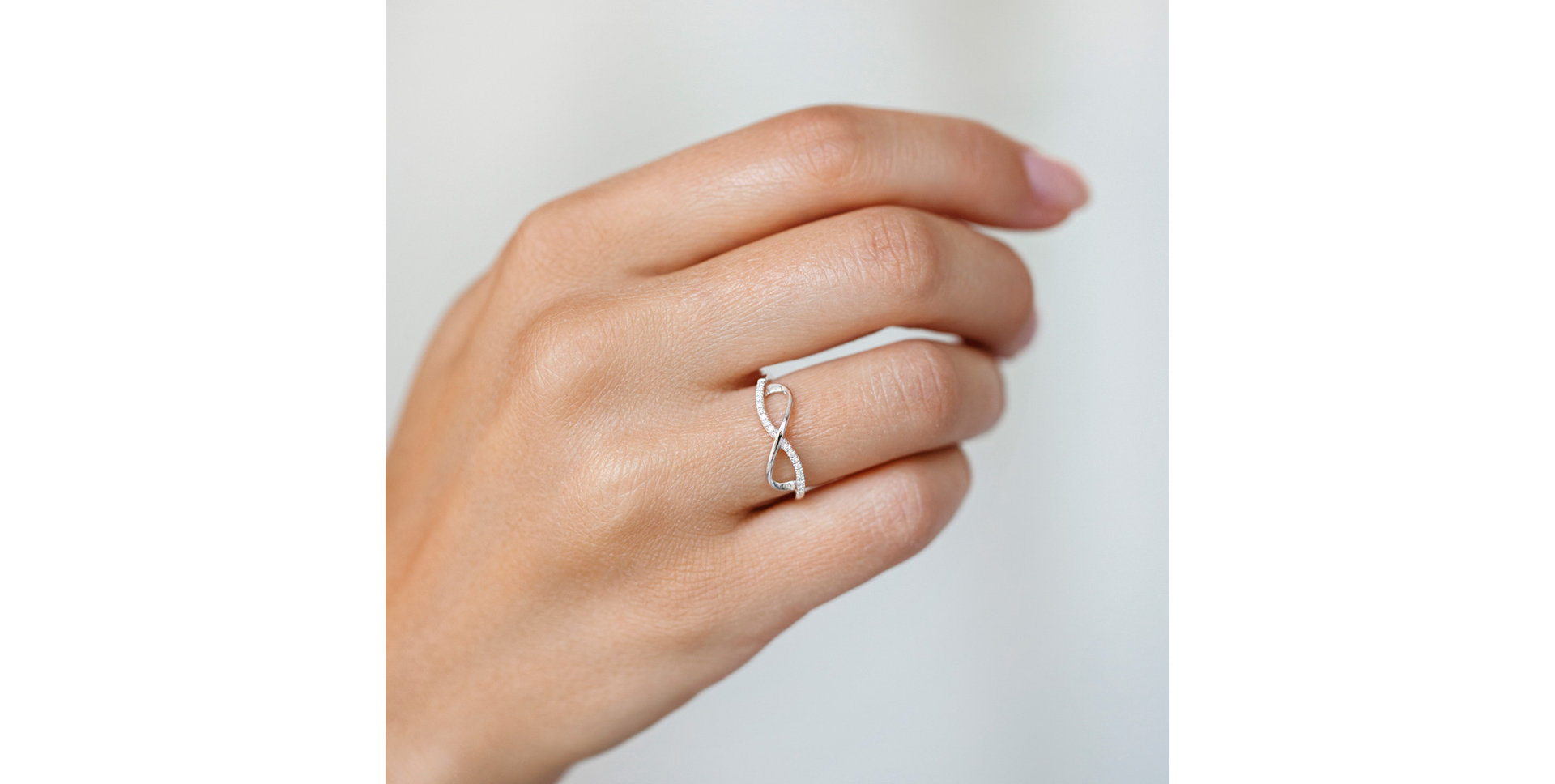 Ring with brown diamonds Infinity