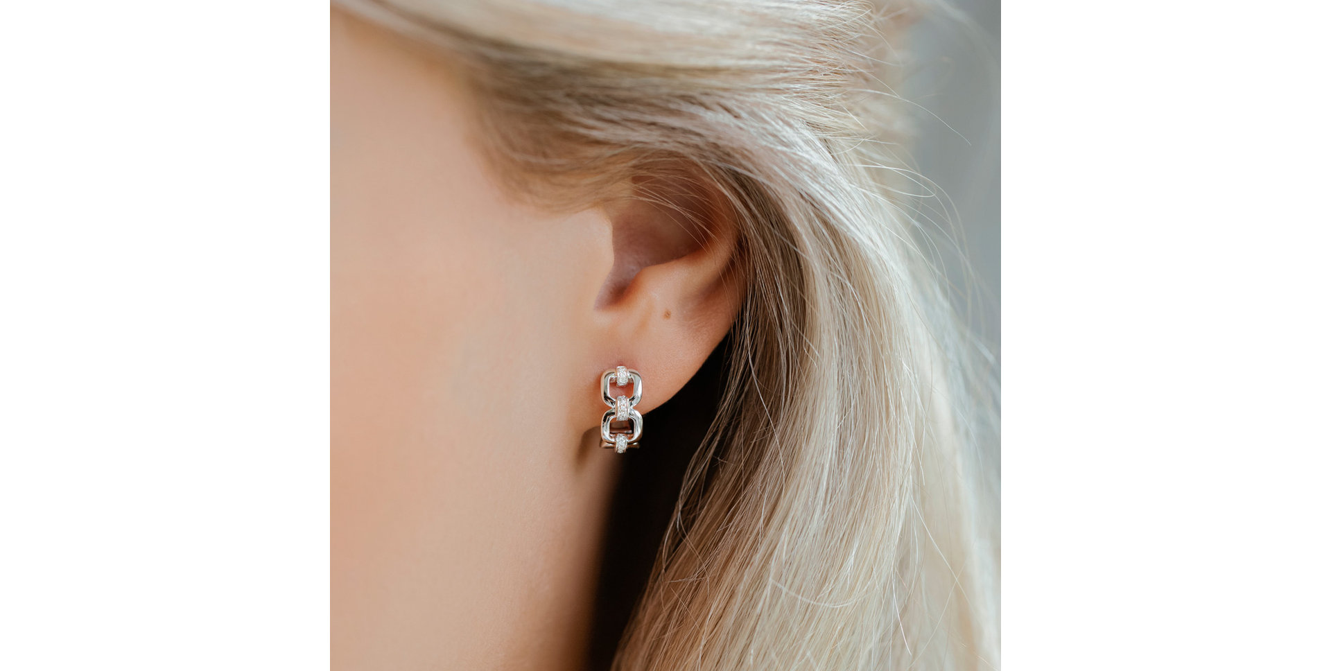 Diamond earrings Chain Elegance