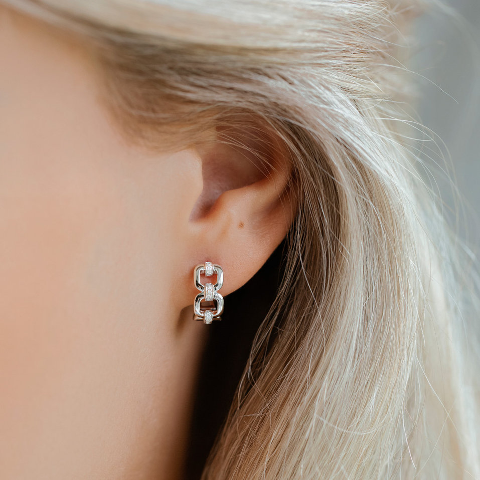Diamond earrings Chain Elegance
