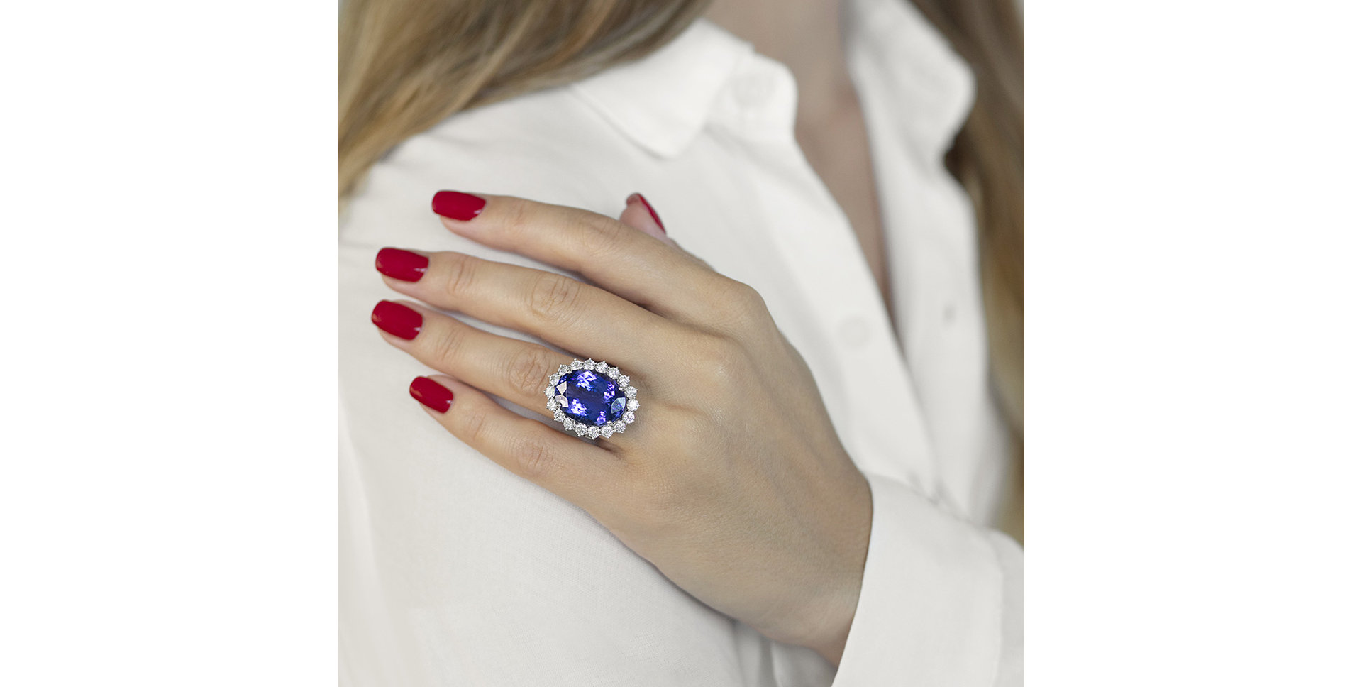 Diamond ring with Tanzanite Space Queen