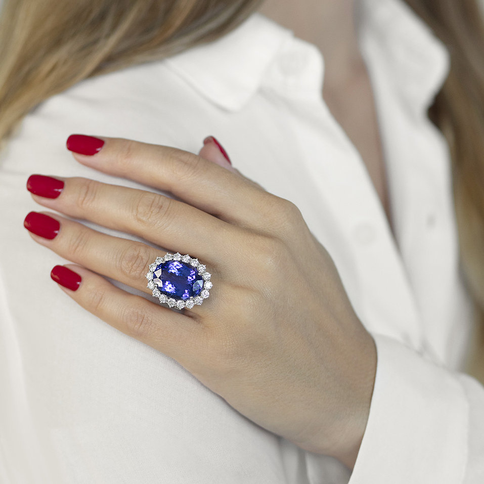 Diamond ring with Tanzanite Space Queen