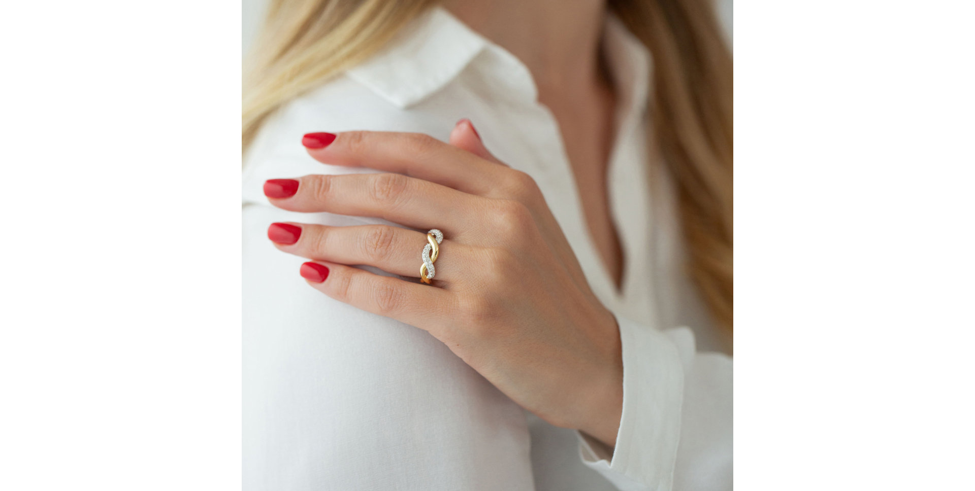 Diamond ring Witching Ray