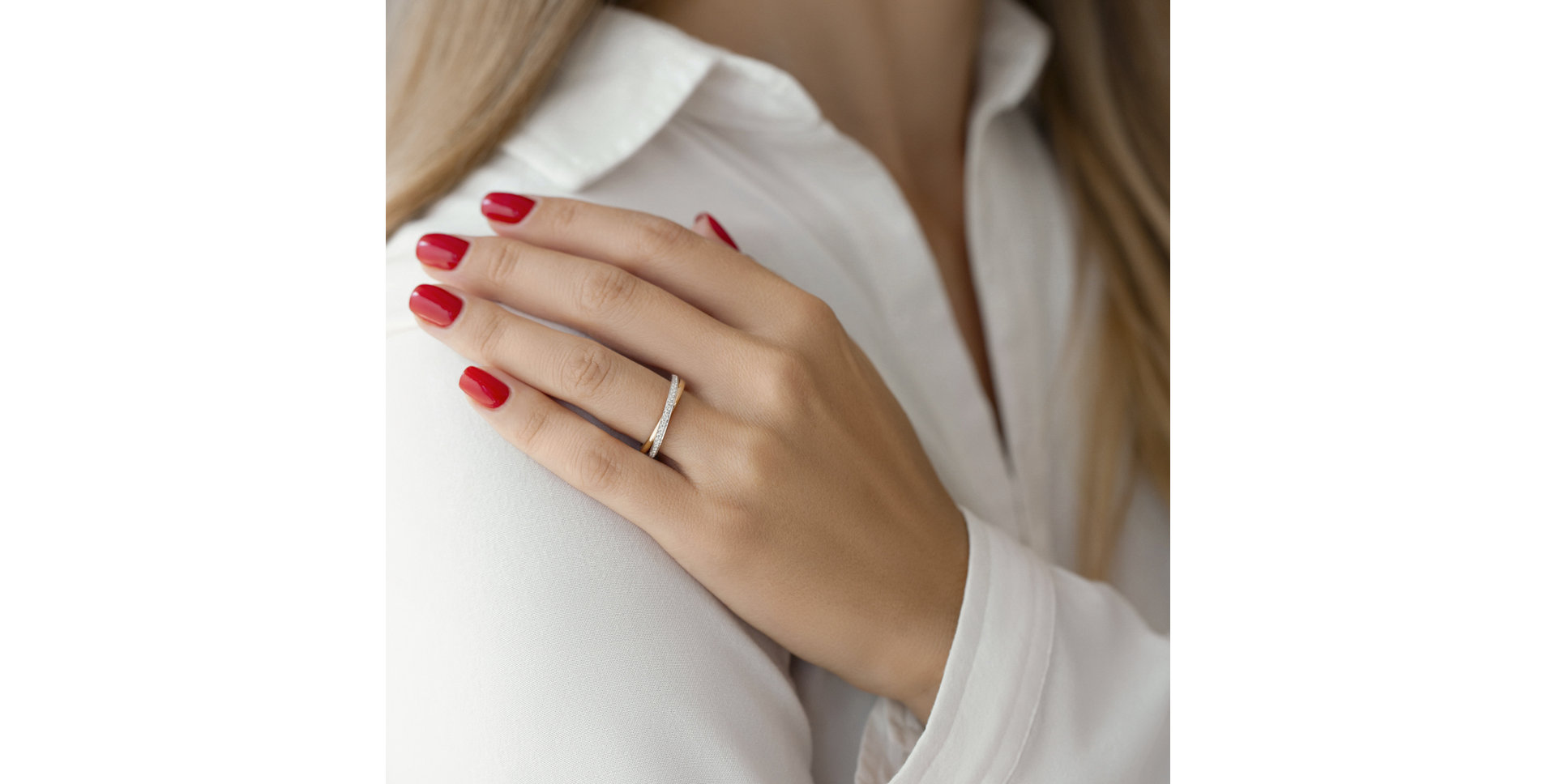 Diamond ring Lunar Globe