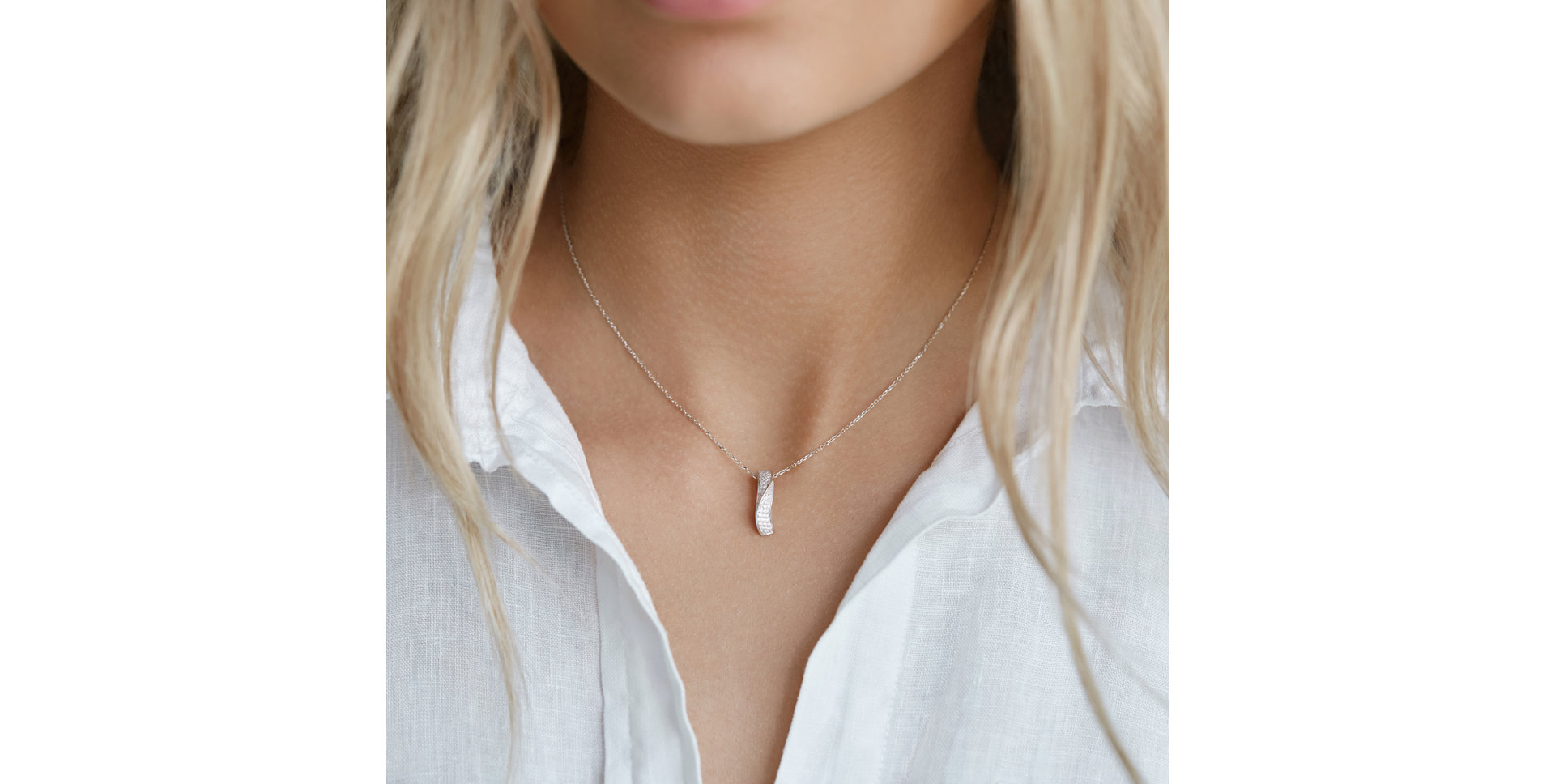 Diamond pendant Sea Goddess