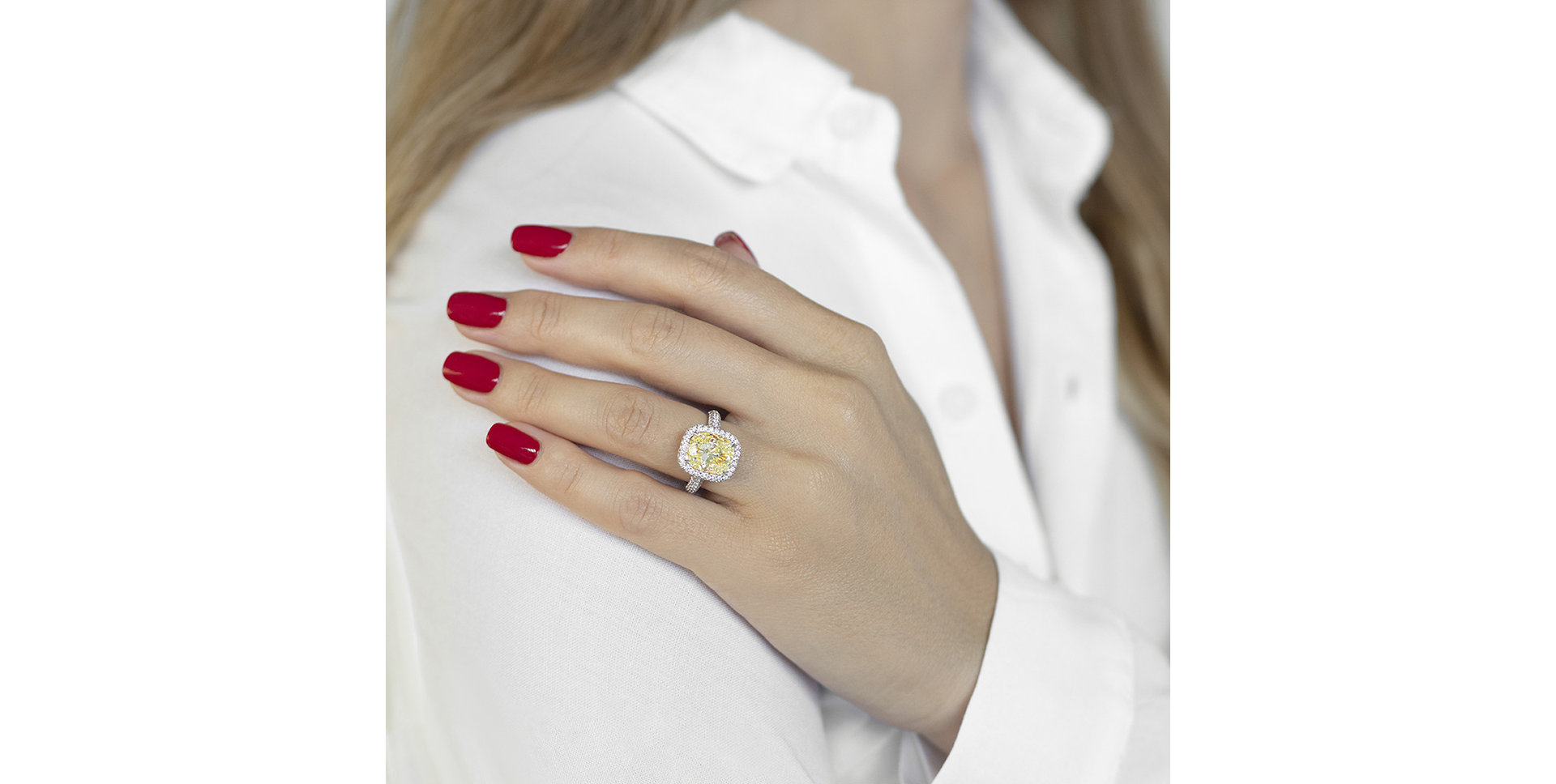 Ring with yellow and white diamonds Alchemy Gem