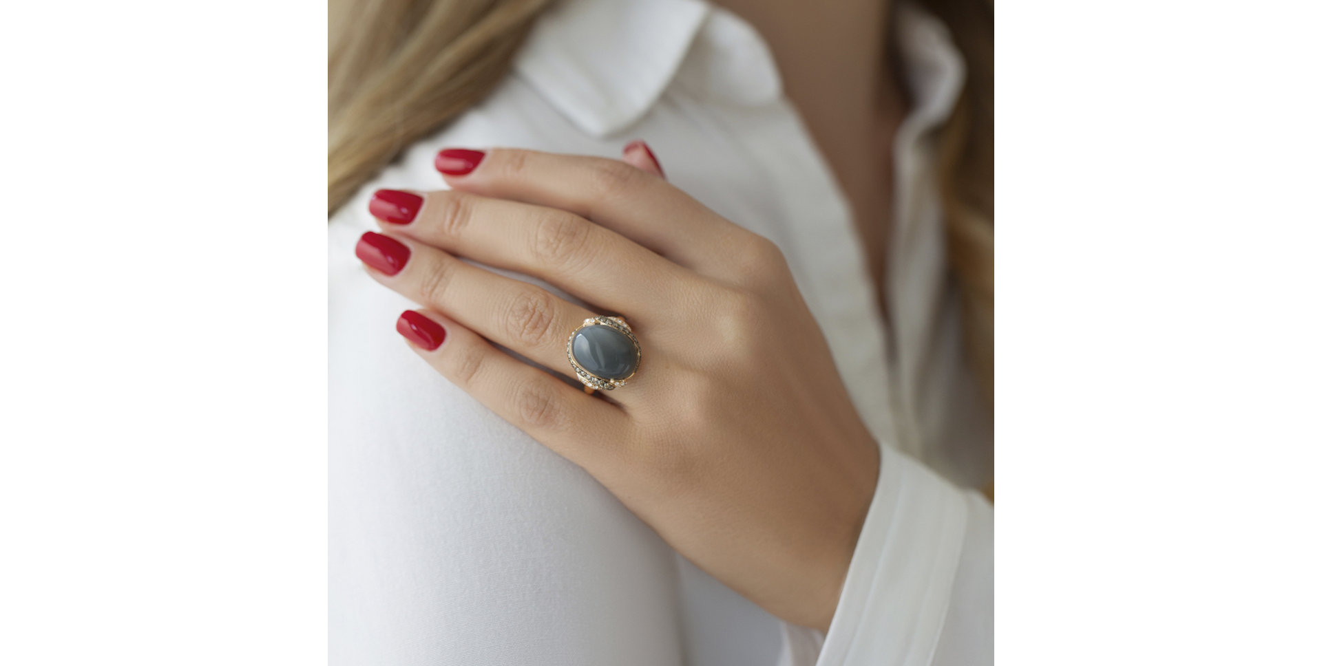 Diamond ring with Rose Quartz Holiness