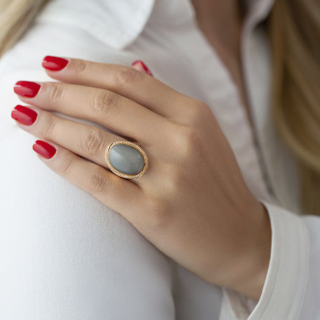 Ring with Moonstone and diamonds Deep River