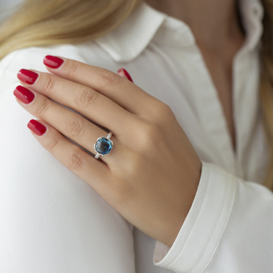 Diamond ring with Rose Quartz Duchess Romance