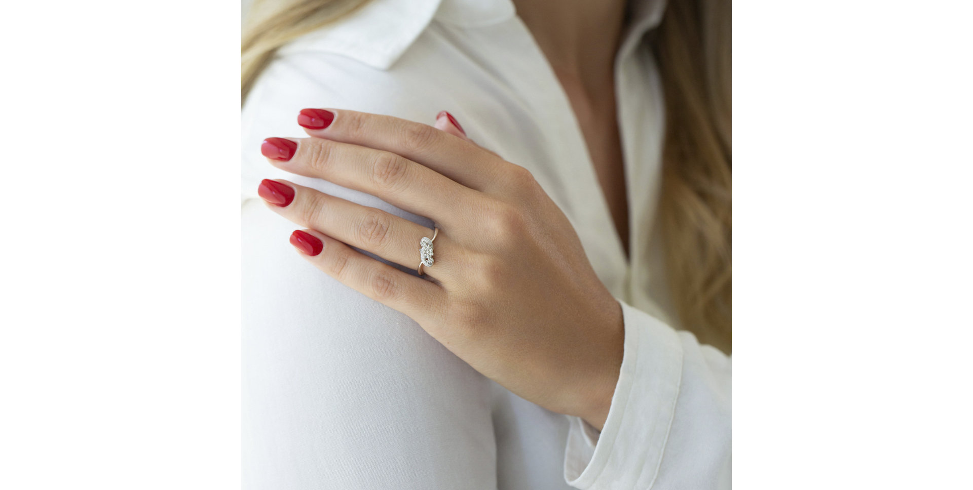 Diamond ring with Ruby Armand