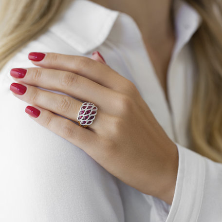 Diamond ring with Ruby Stella