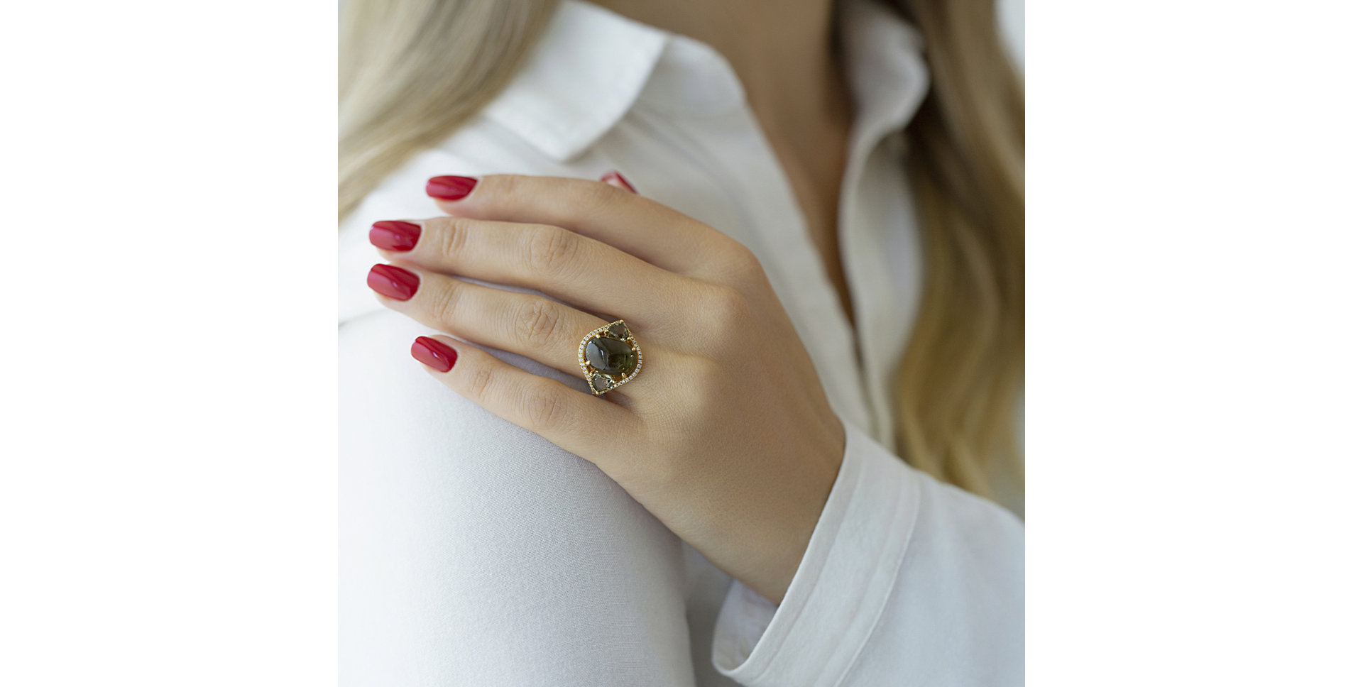 Diamond ring with Tourmalíne Arabic Passion