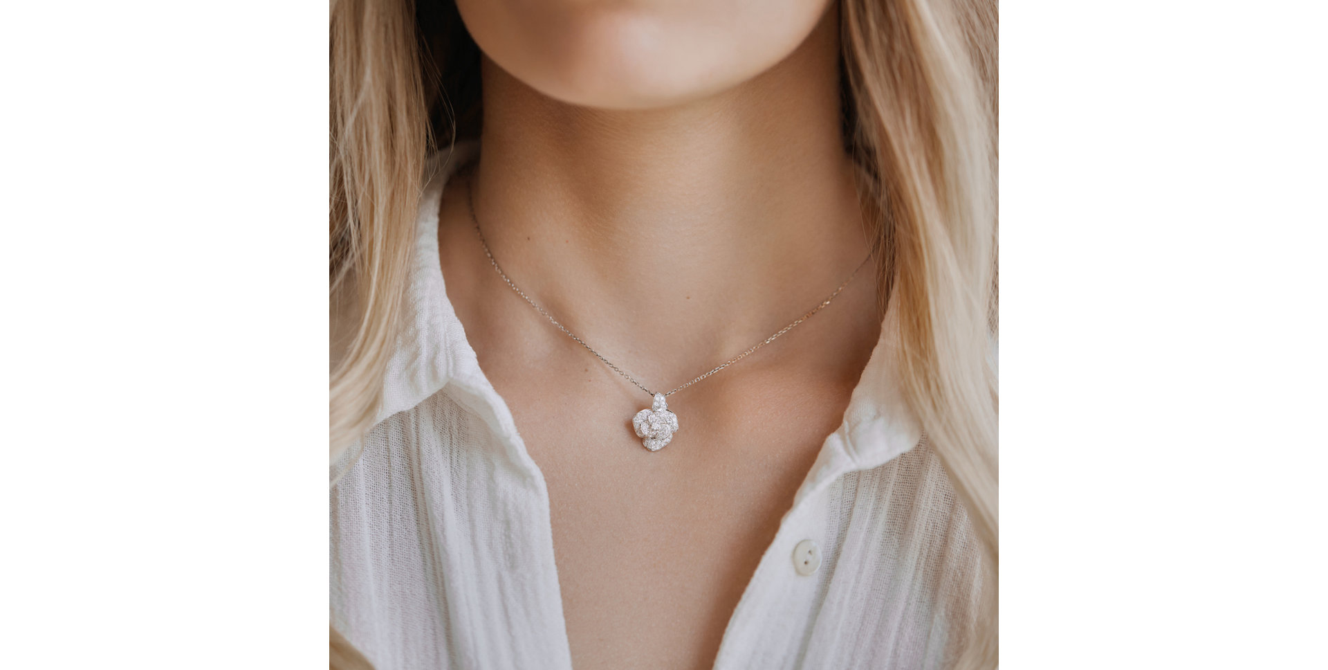 Diamond pendant Tenderness Blossom