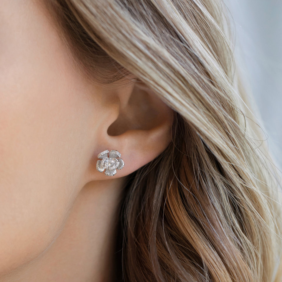 Diamond earrings Moose