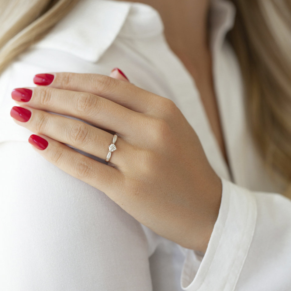 Diamond ring Moon King