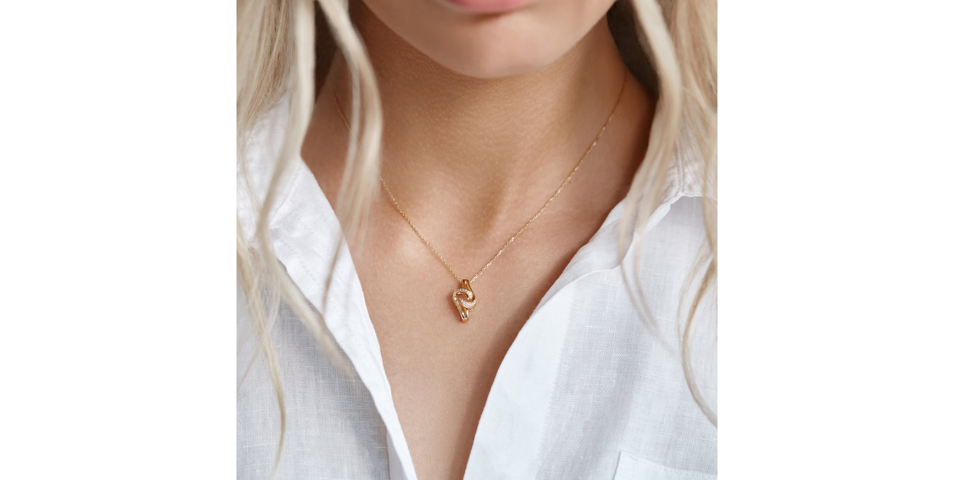 Diamond pendant Charming Planet