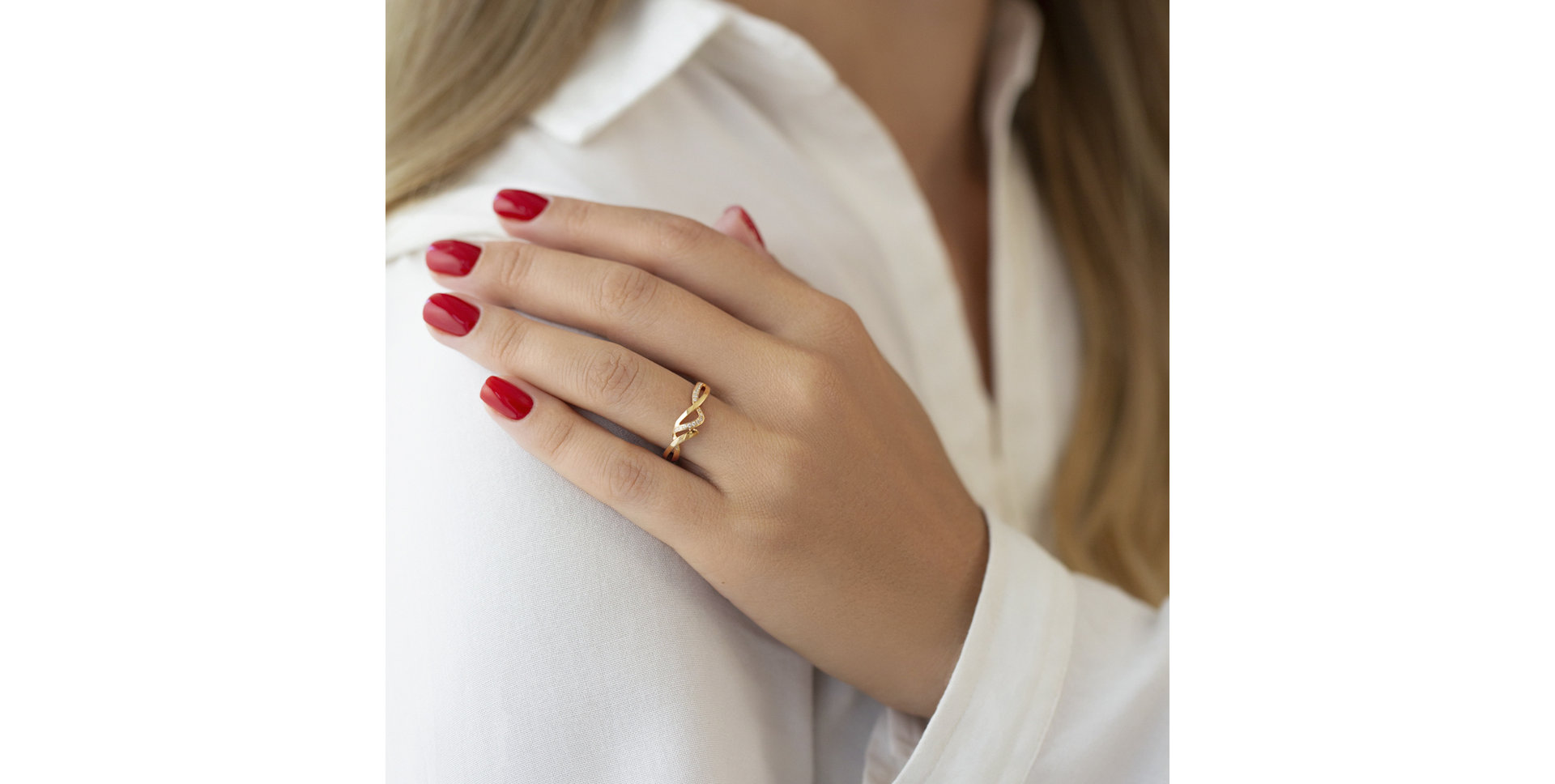 Diamond ring Lucrezia