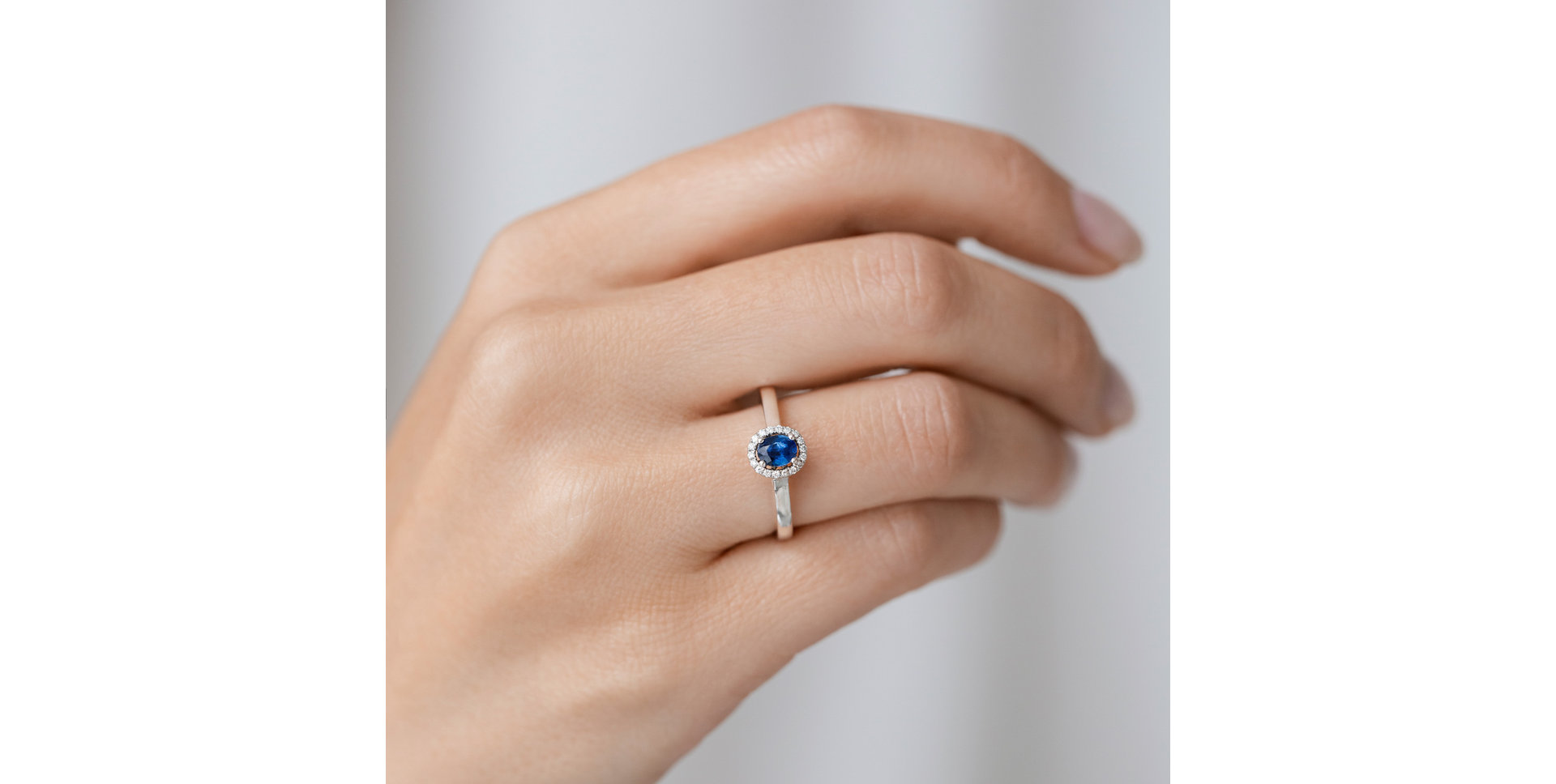 Diamond ring with Sapphire Princess