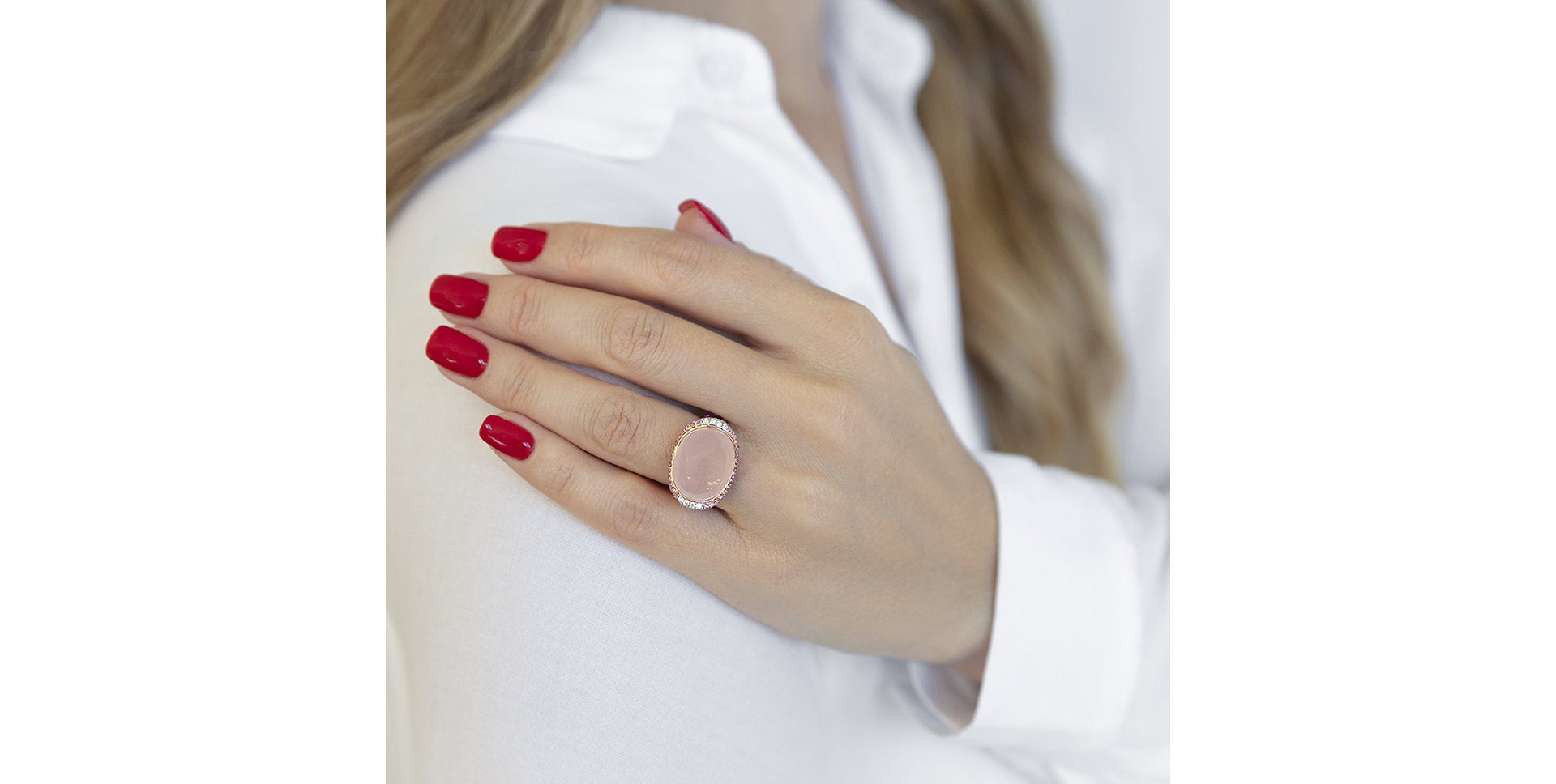 Diamond ring with Chalcedony and Sapphire Magic Temptation