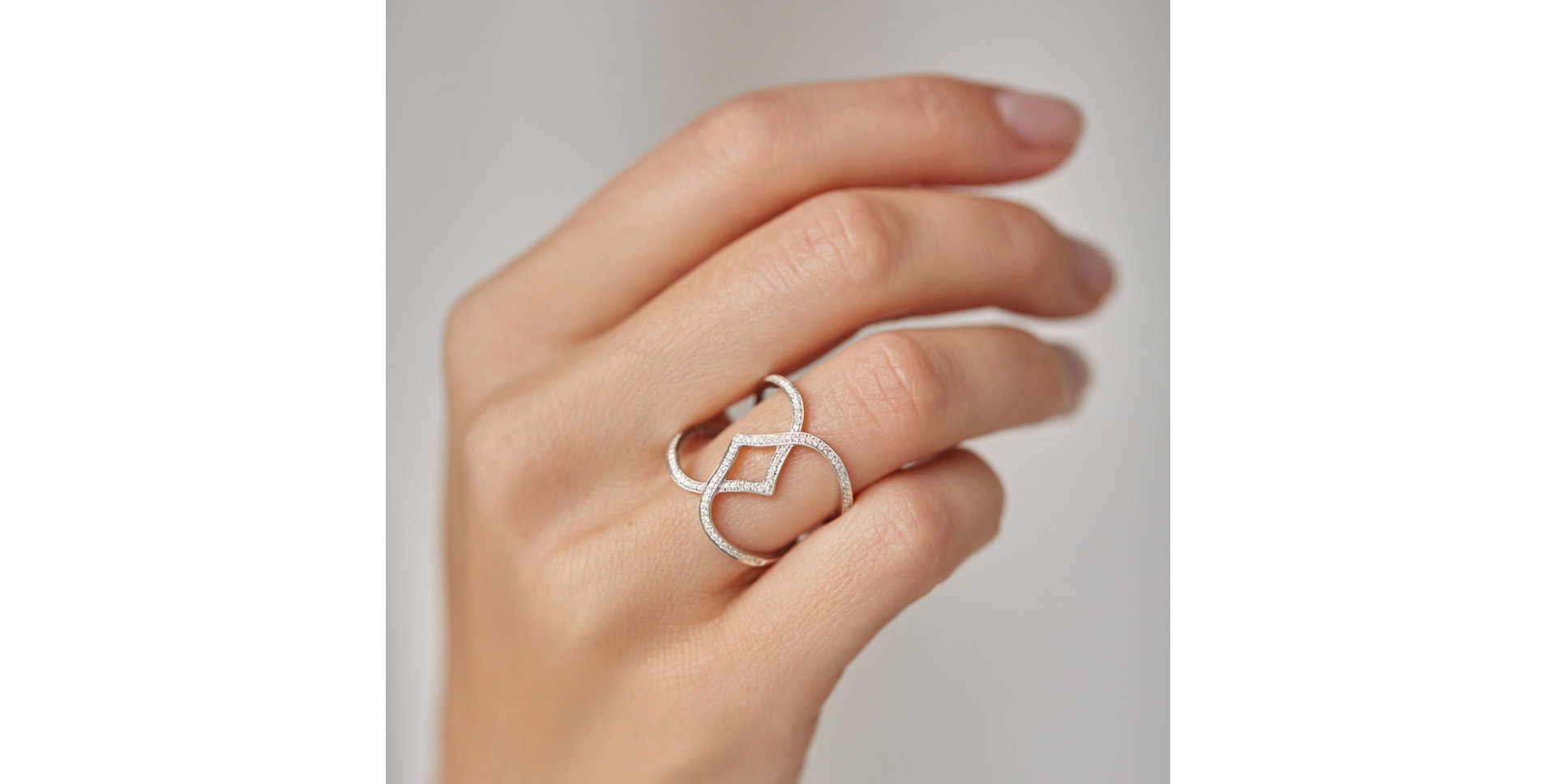 Diamond ring Gorgeous Connection