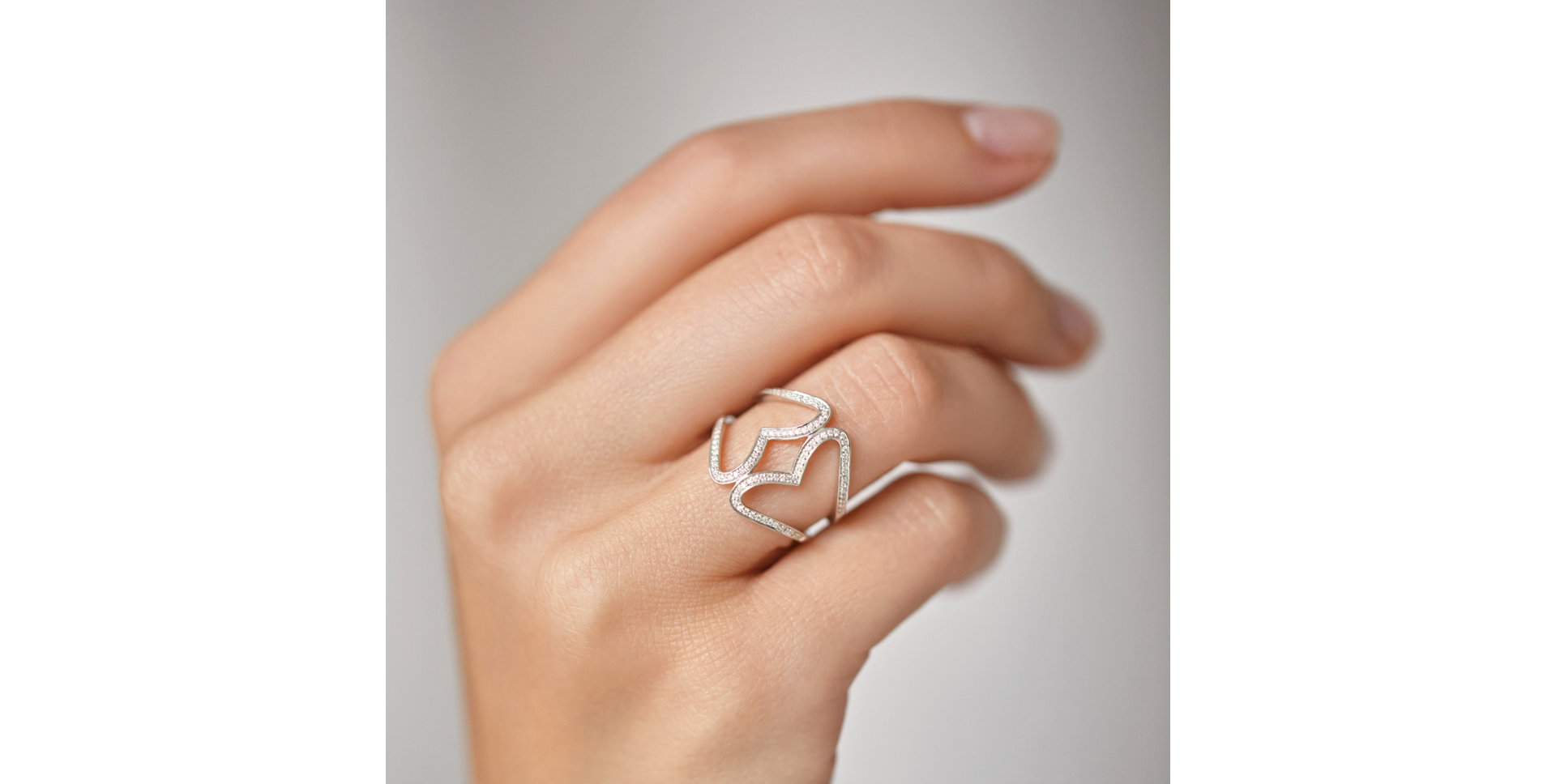 Diamond ring Connected Hearts