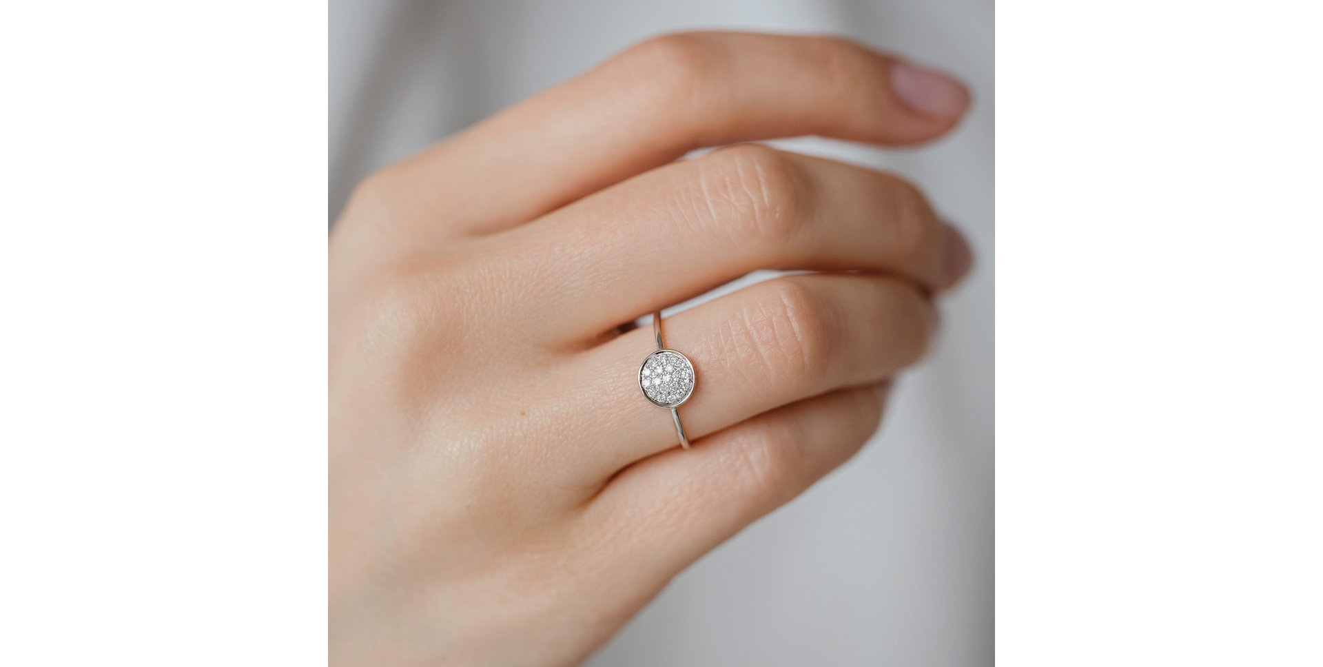 Diamond ring Simplicity