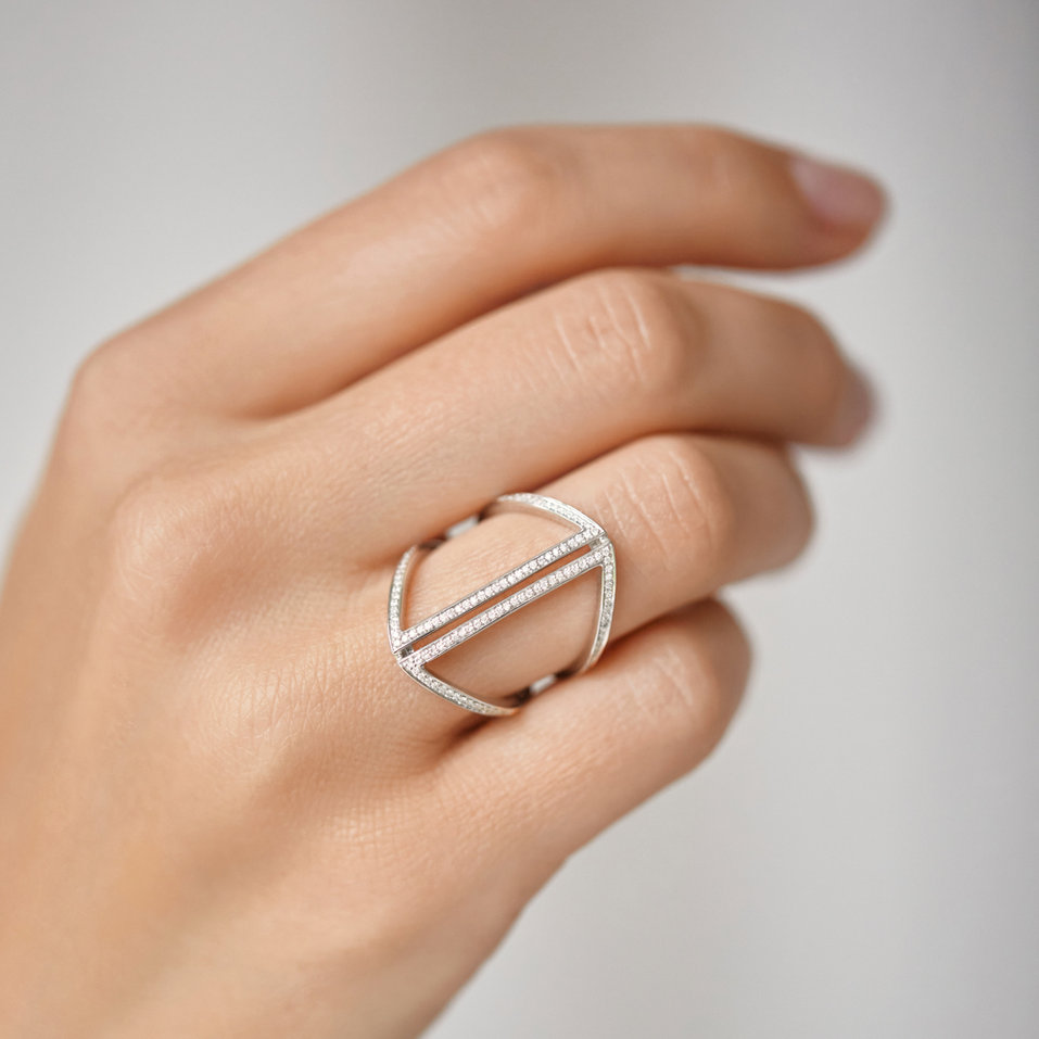 Diamond ring Tinted Aura