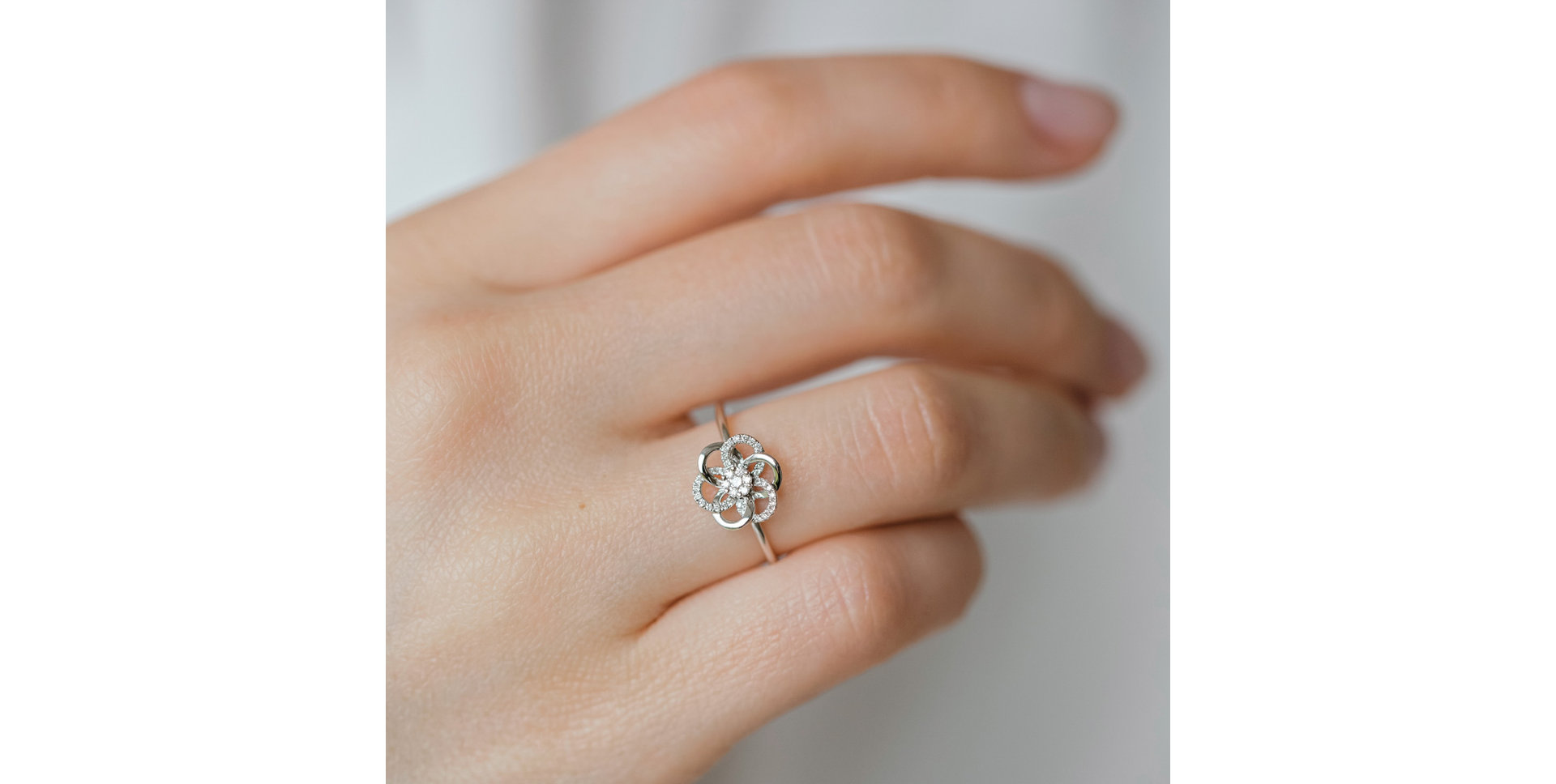 Diamond ring Flower