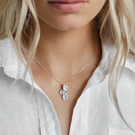 Diamond pendant Teardrop of feminity
