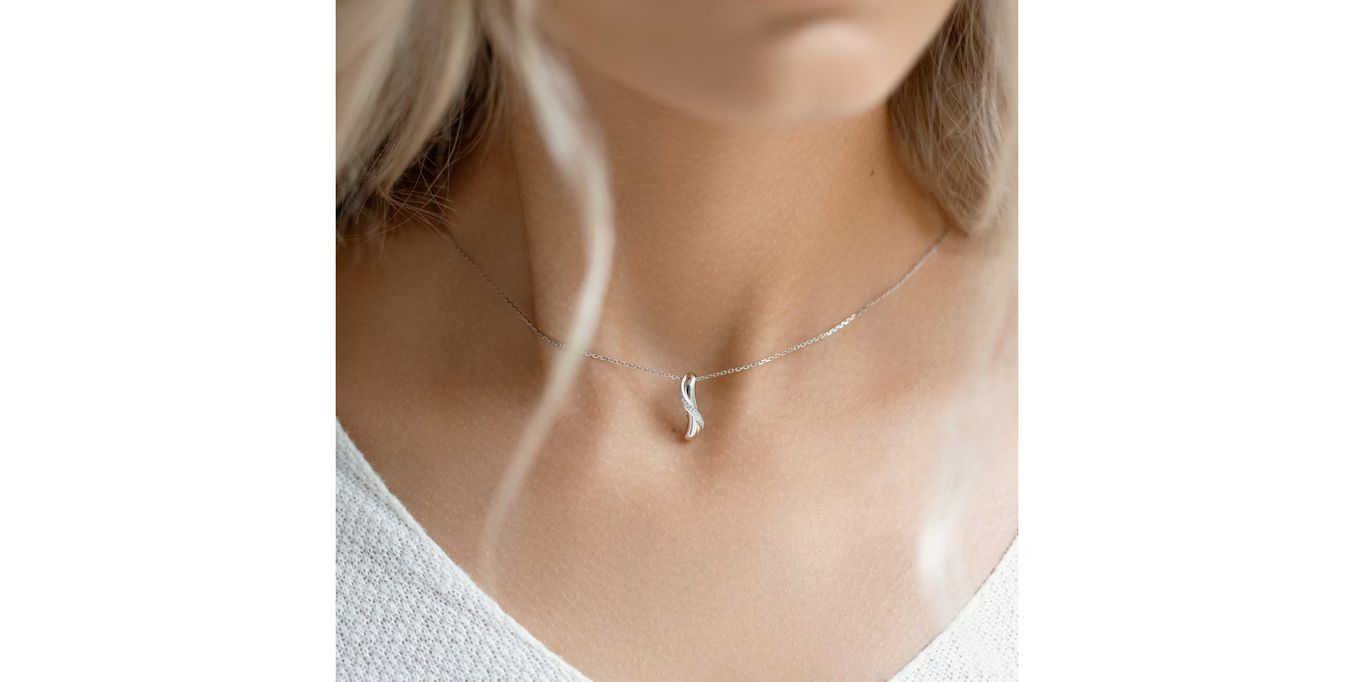 Diamond pendant Alluring Ray