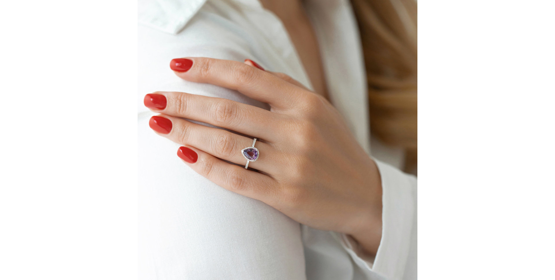 Diamond ring with Sapphire Charming Glory