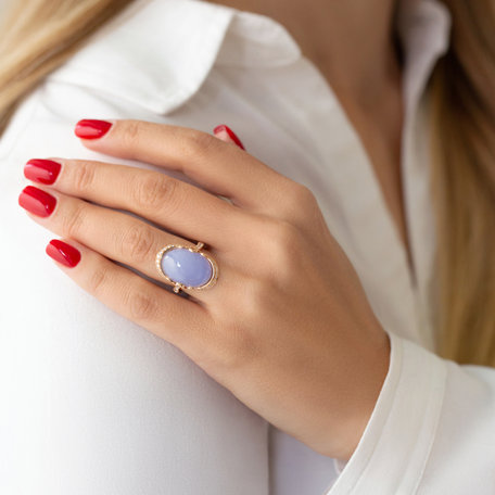 Diamond ring with Chalcedony Glorious Gem