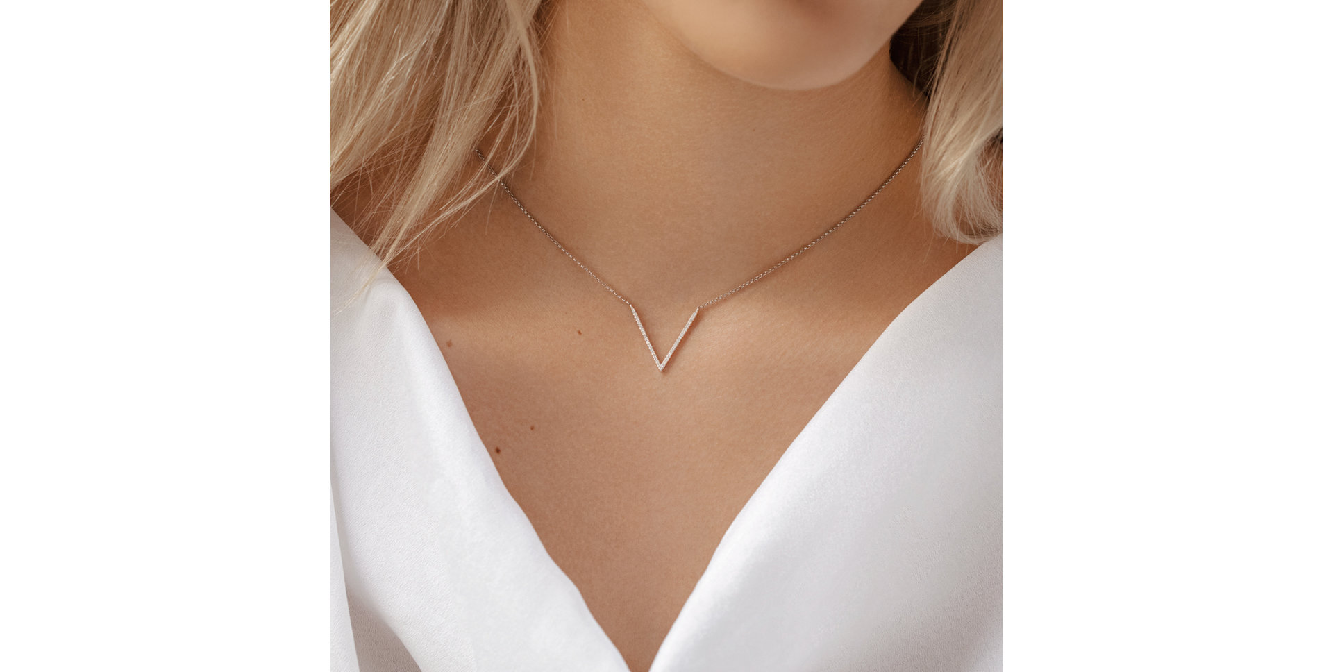 Diamond necklace Victory