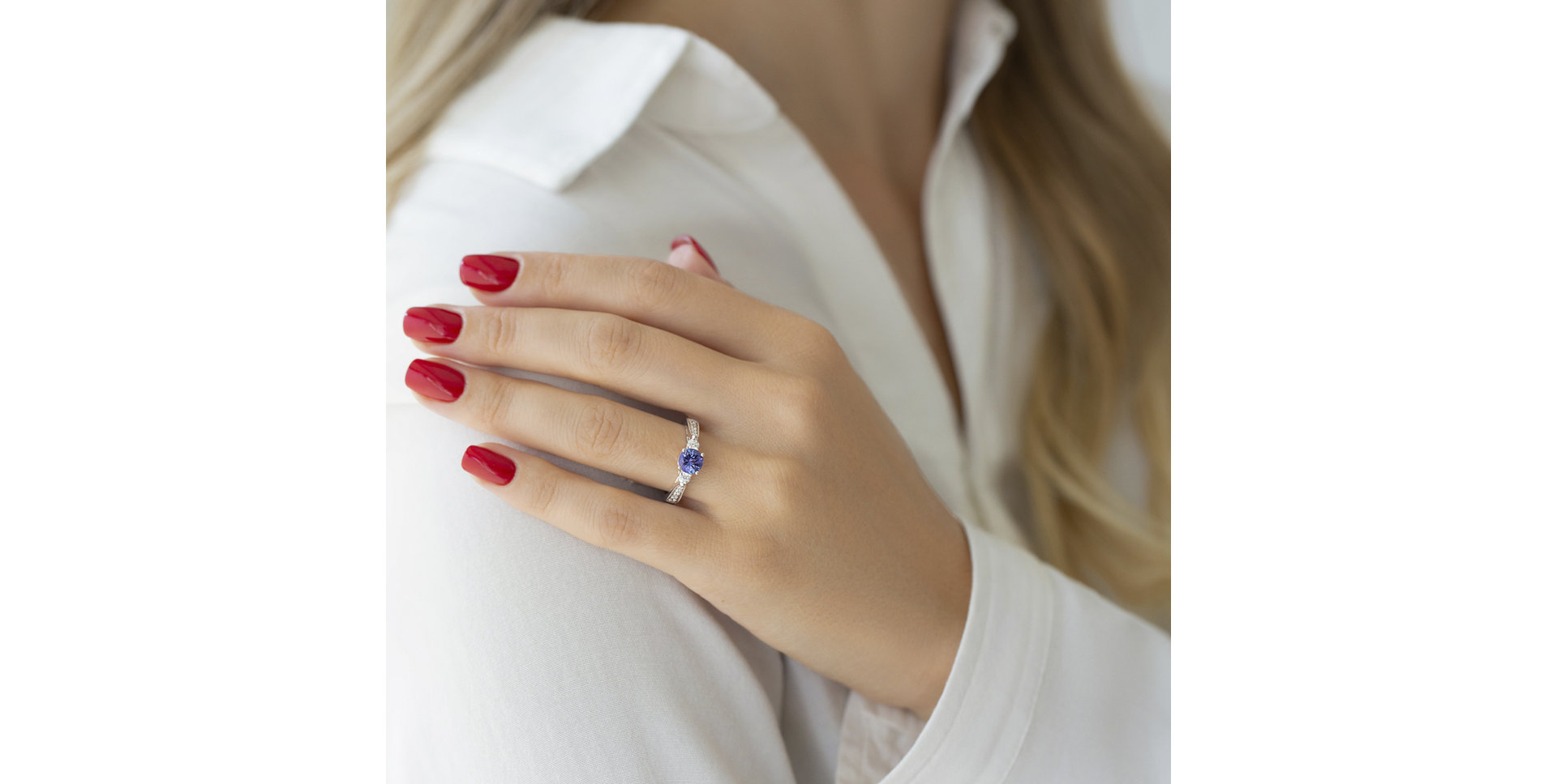 Diamond ring with Tanzanite Windrunner